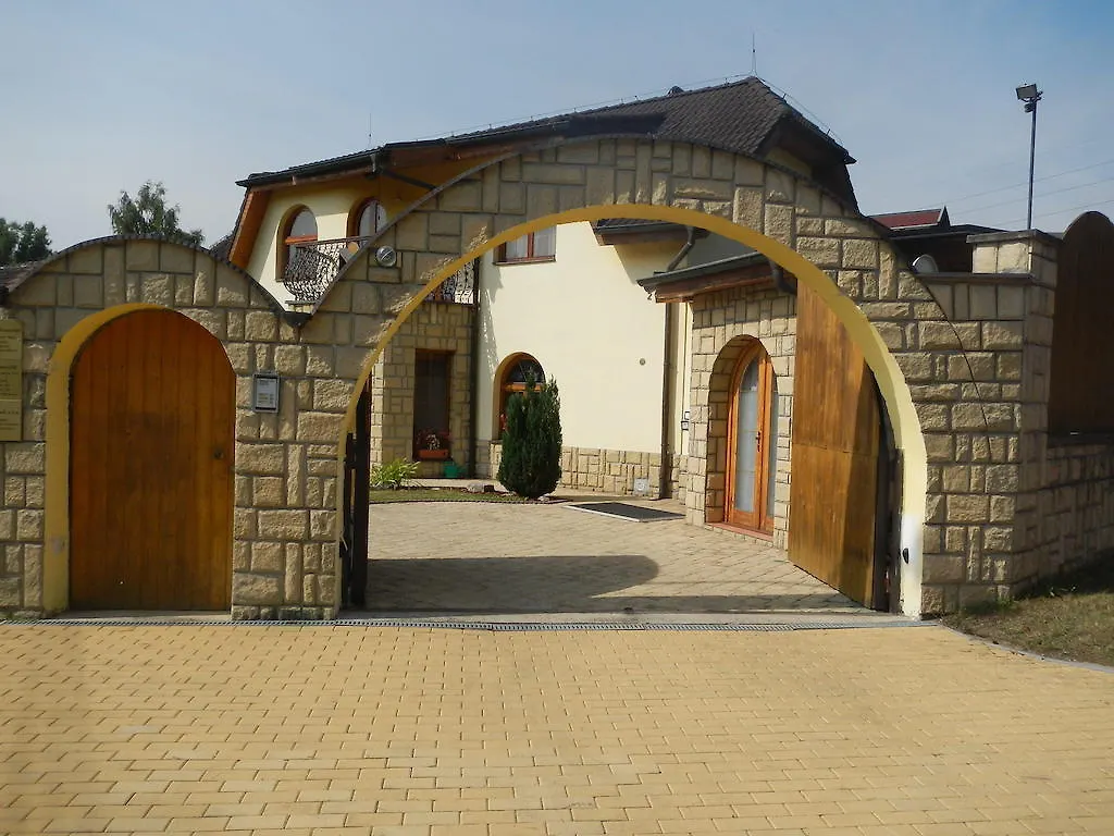 Apartmány Šárka Praga Appartamento